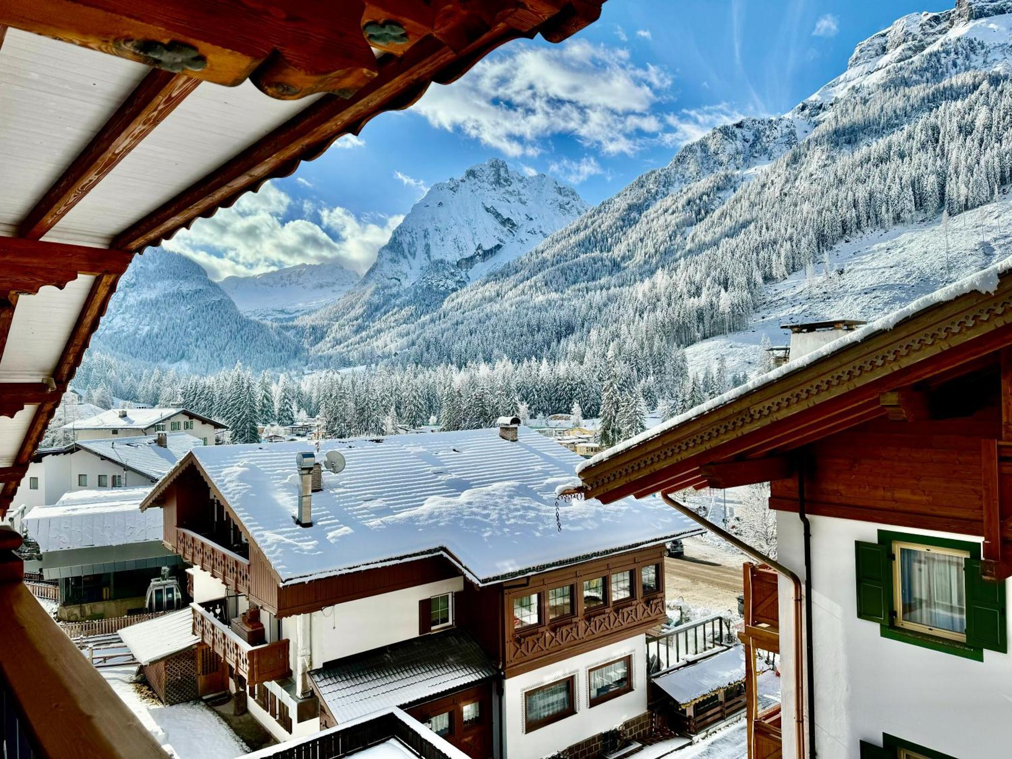 B&B Cesa Planber Mountain View Bike Friendly Canazei Exterior photo