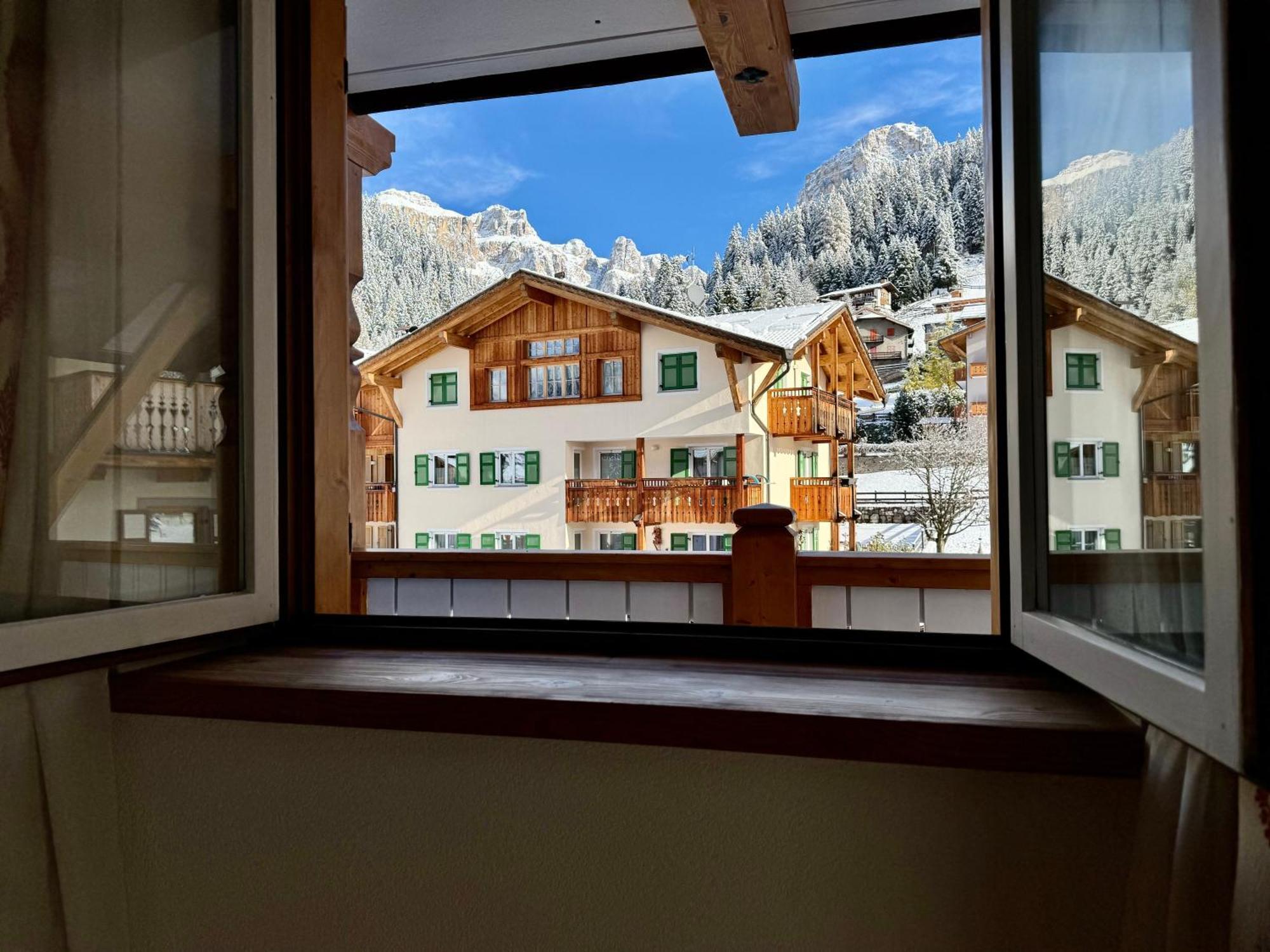 B&B Cesa Planber Mountain View Bike Friendly Canazei Exterior photo