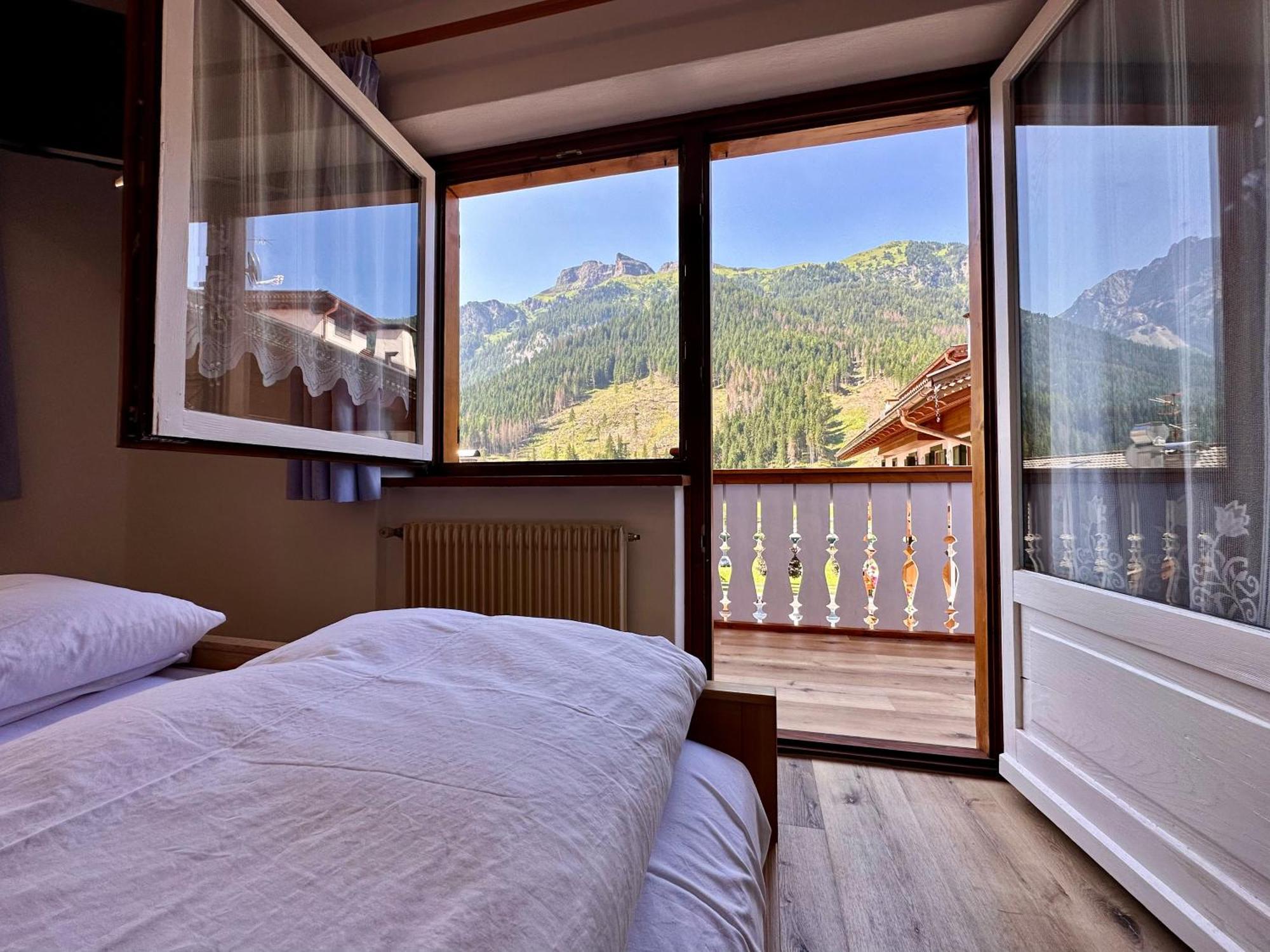 B&B Cesa Planber Mountain View Bike Friendly Canazei Exterior photo