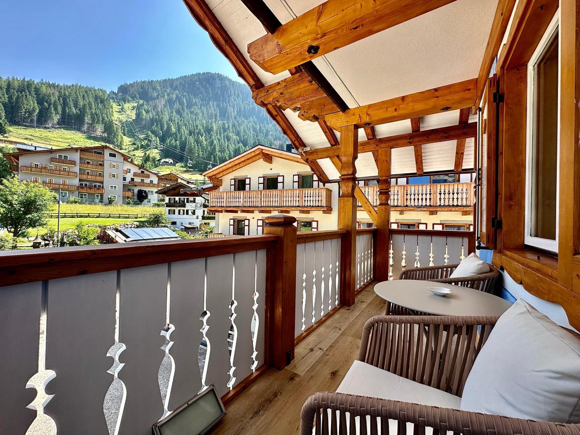B&B Cesa Planber Mountain View Bike Friendly Canazei Exterior photo