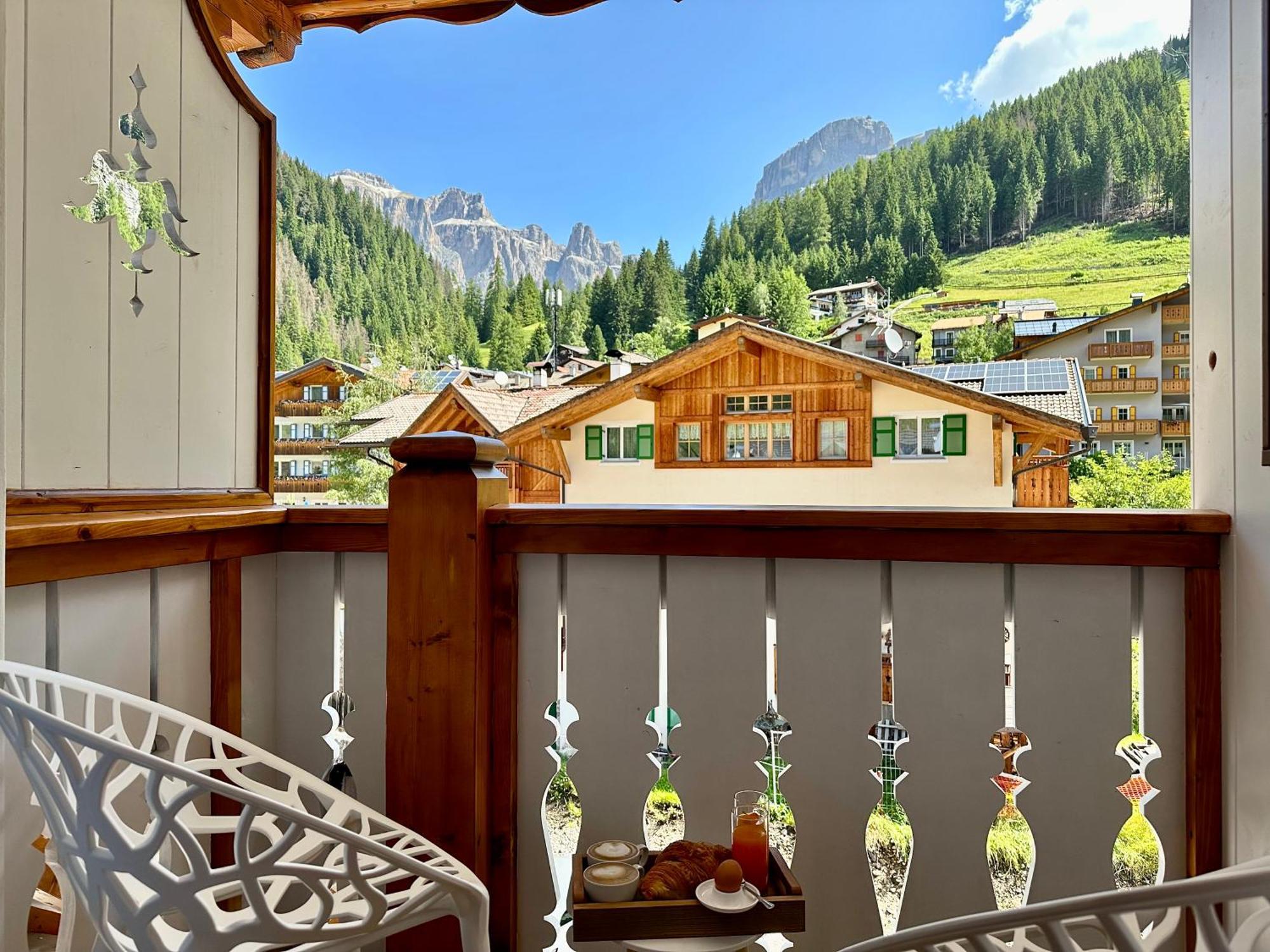 B&B Cesa Planber Mountain View Bike Friendly Canazei Exterior photo